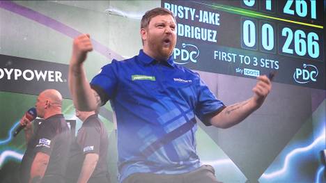 Cameron Menzies gewinnt sein erstes Spiel bei der Darts-Weltmeisterschaft 2024 und zeigt im Ally Pally einen starken Auftritt.