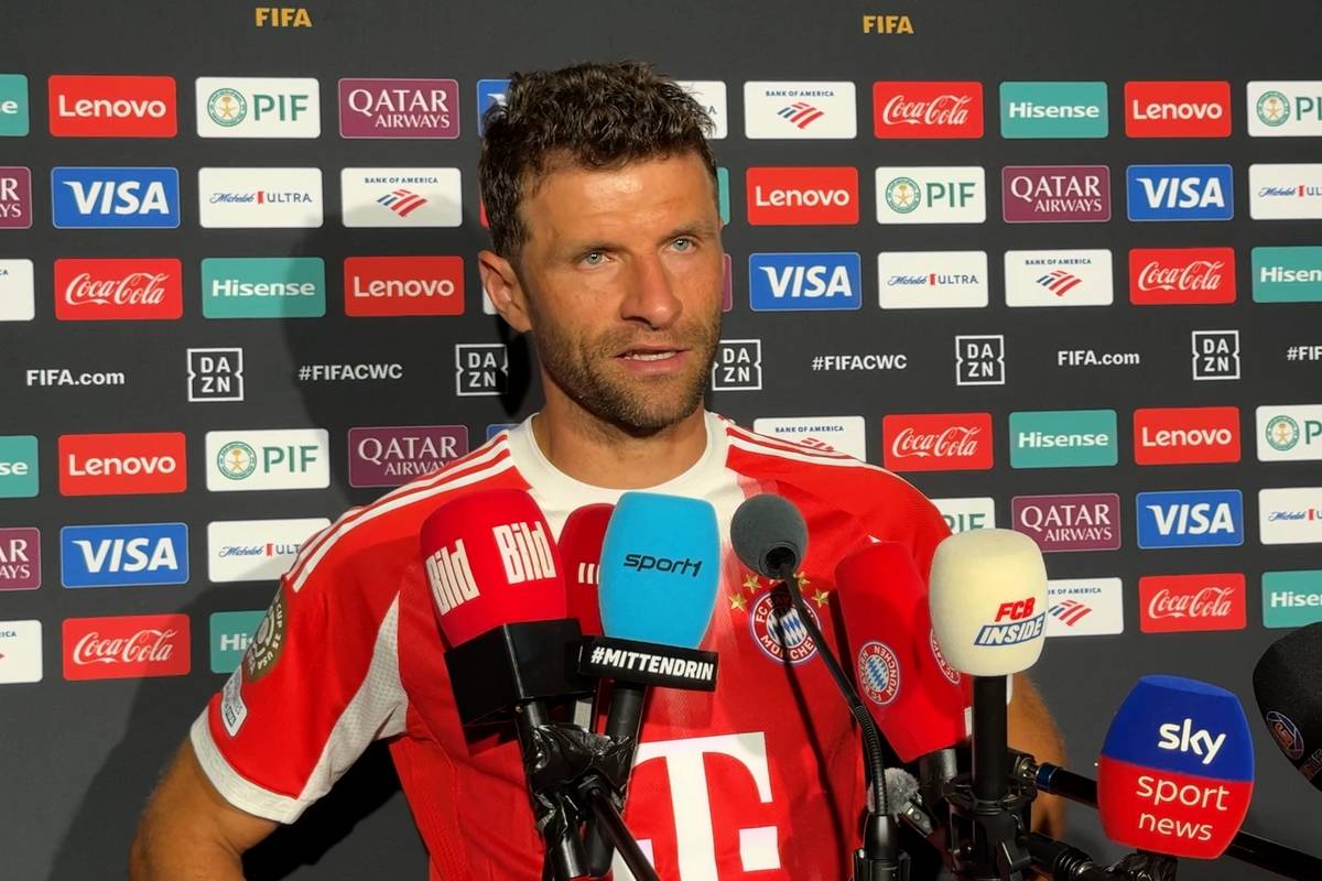 Jamal Musiala verletzt sich bei der Klub-WM gegen Paris Saint-Germain schwer. Thomas Müller spricht über den Schock und lehnt das Gedankenspiel, er könnte den Bayern-Star in den nächsten Monaten ersetzen erstmal ab. 