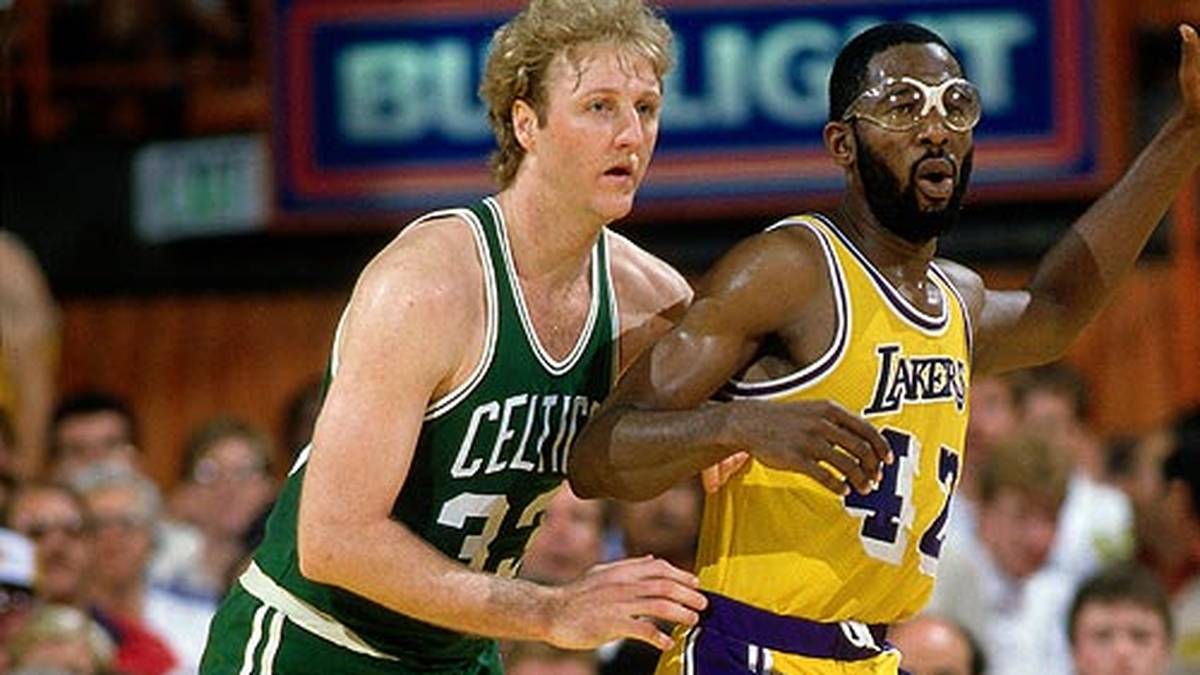 Auch 1987 siegen die Lakers in den Finals mit 4:2. Der Schlüsselmoment der Serie ist Magic Johnsons Treffer mit der Schlusssirene. Die Lakers gewinnen mit 107:106 und am Ende auch verdient die Serie. Sowohl Larry Bird (1998), als auch James Worthy (r. / 2003) werden in die Hall of Fame aufgenommen