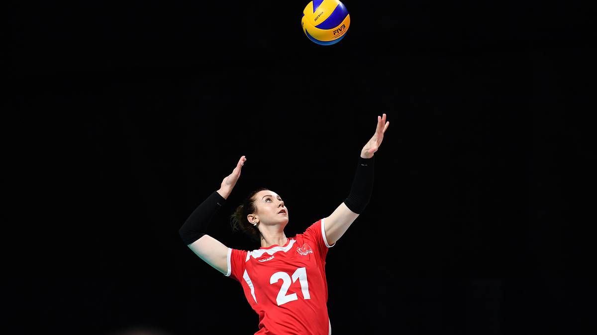 5. TÜRKEI: Die Türkinnen holten 2017 Bronze. 2019 haben sie Heimvorteil in Ankara. Im Falle eines Halbfinal-Einzugs wäre das wieder der Fall, ebenso im Finale. Trainer ist Giovanni Guidetti, der zwischen 2006 und 2015 Deutschland trainierte