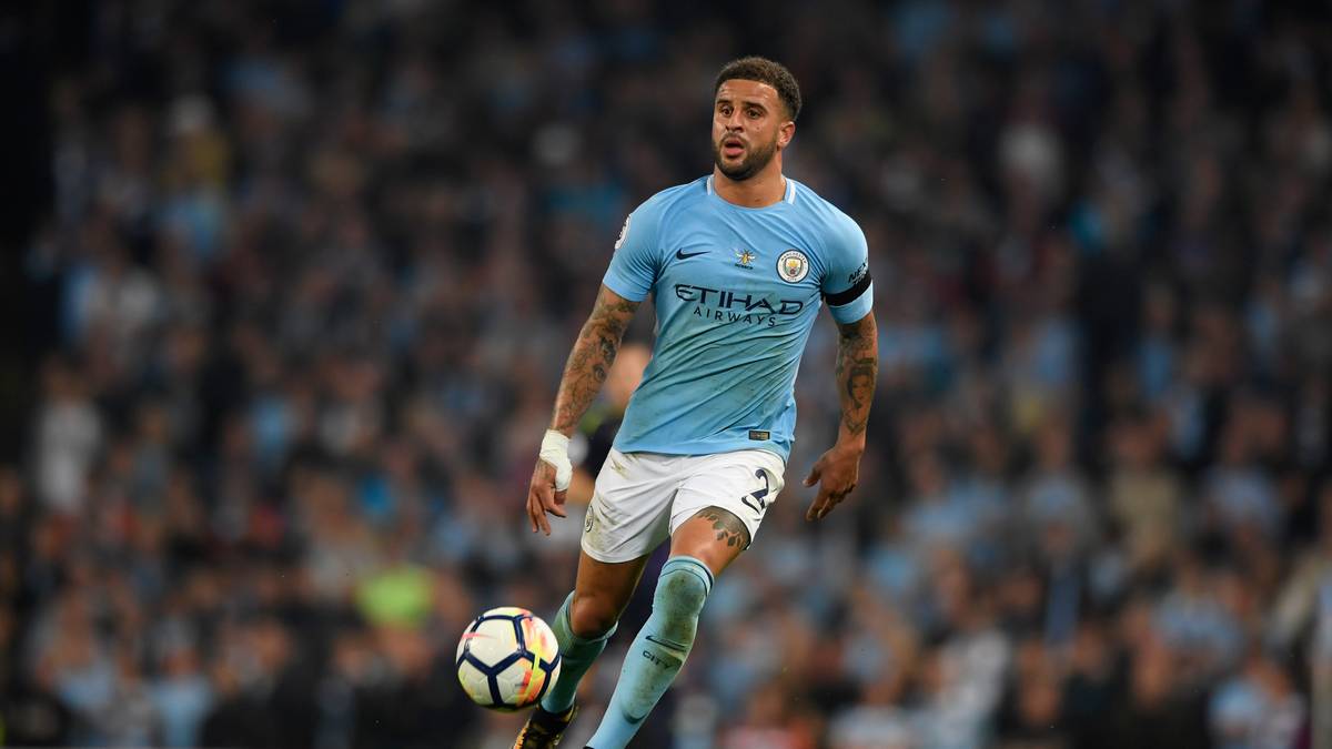 PLATZ 5: KYLE WALKER. Mit 51 Millionen Euro Ablöse an Tottenham war der 26-Jährige (kurzzeitig) der teuerste Abwehrspieler aller Zeiten. Gleich in seinem zweiten Spiel sah der Rechtsverteidiger von Manchester City innerhalb von drei Minuten zweimal die Gelbe Karte und musste eine Zwangspause einlegen