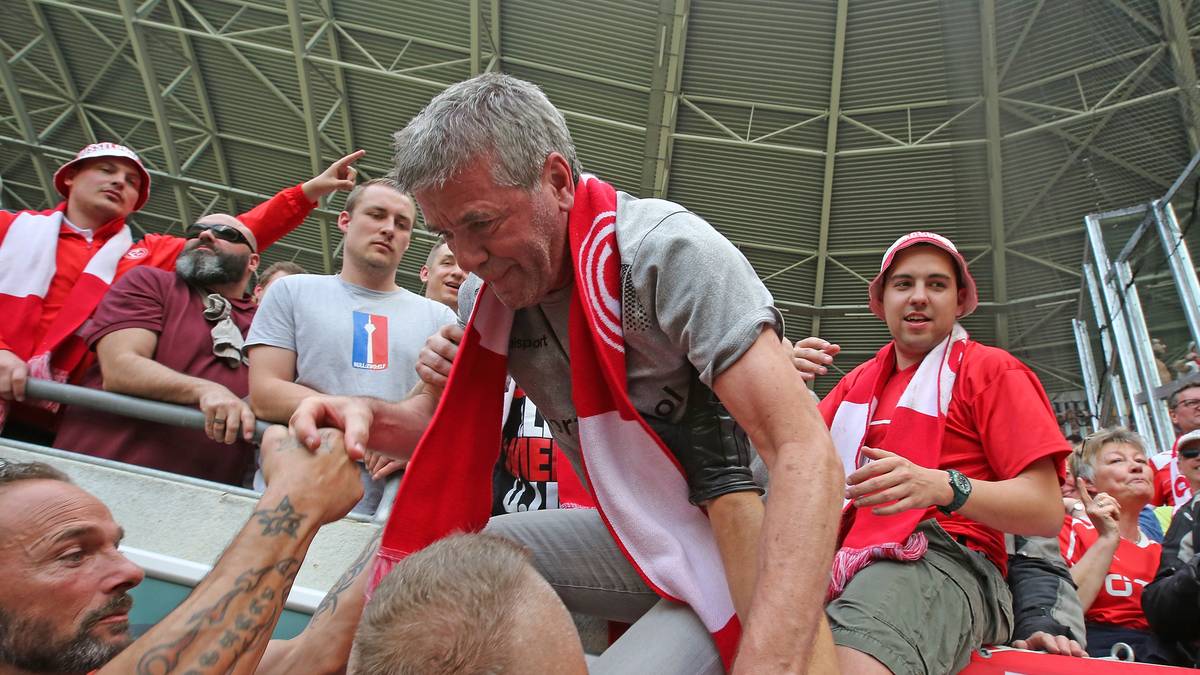 Funkel steigt als Trainer zum sechsten Mal in die Bundesliga auf