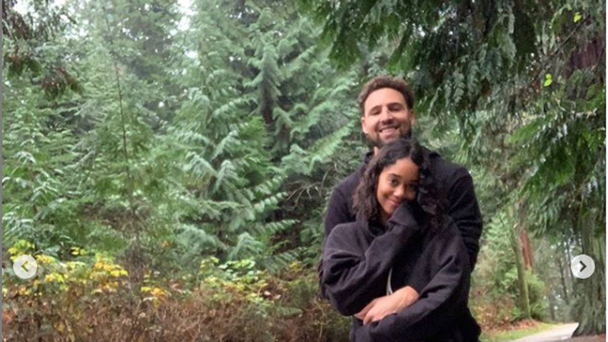 Klay Thompson von den Golden State Warriors fällt nach einem Kreuzbandriss voraussichtlich für die ganze Saison aus. Seine Freizeit verbringt er jetzt am liebsten mit Freundin Laura Harrier