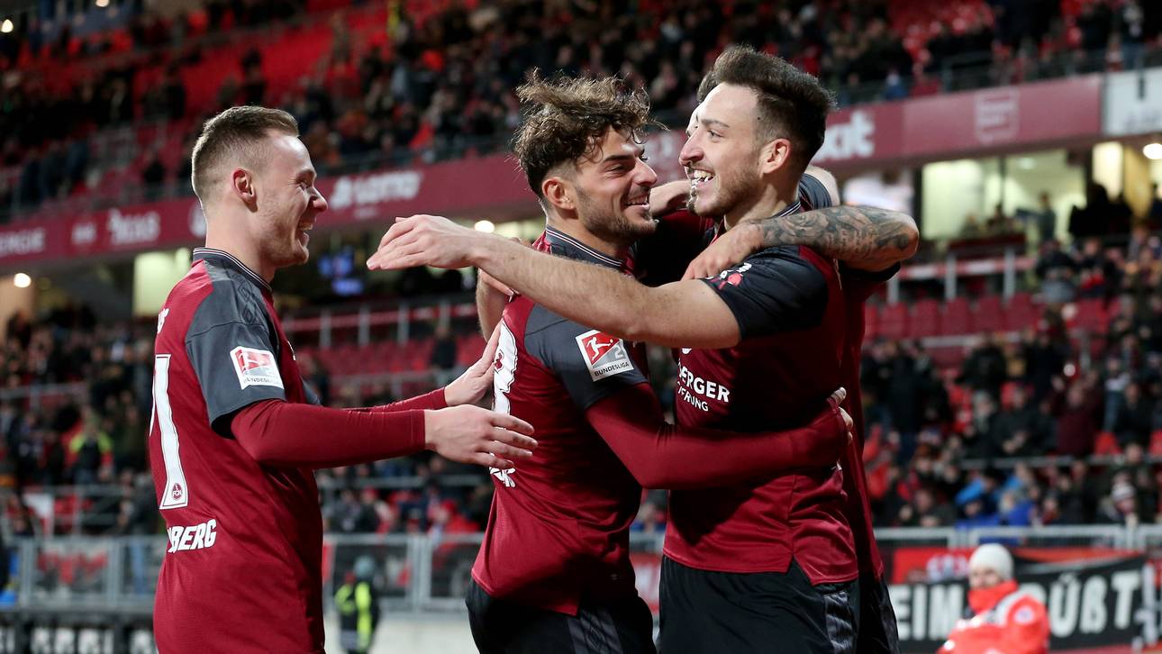 Nürnberg bleibt an Fortuna dran