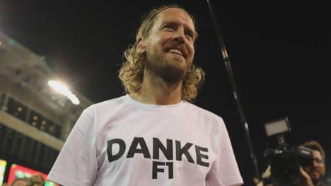 Aston Martin versaut Sebastian Vettel das letzte Rennen der Karriere mit einem Taktik-Patzer. Leclerc wird hinter Max Verstappen Vize-Weltmeister. 