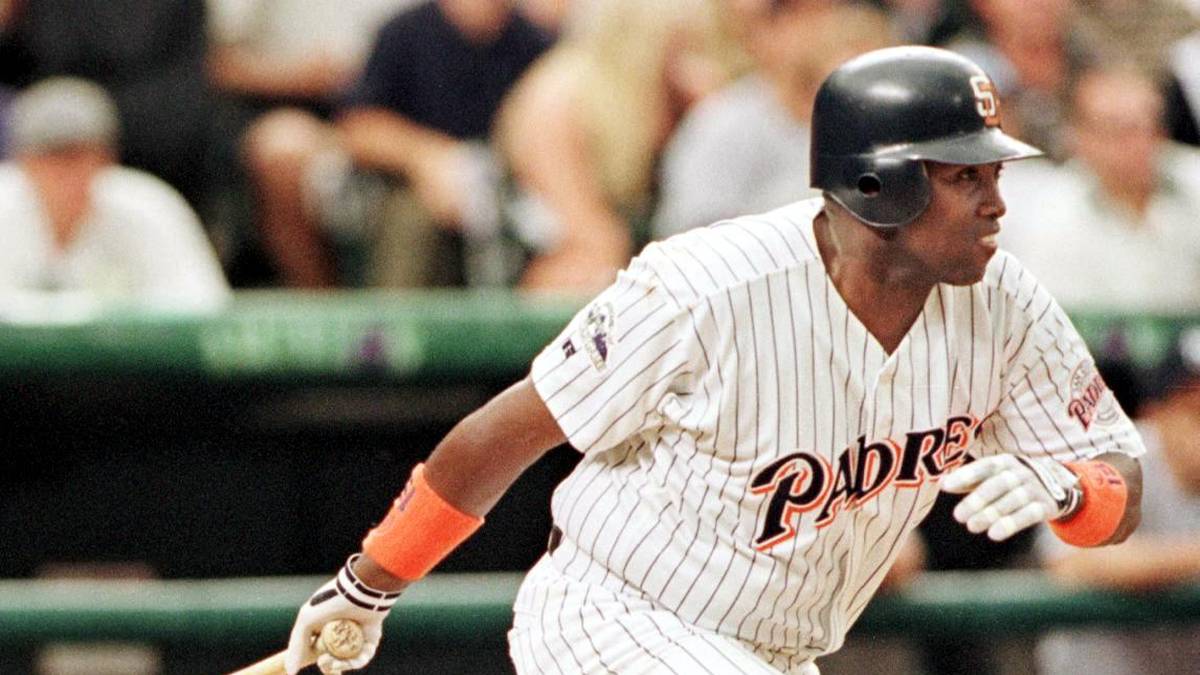 19 JAHRE: Tony Gwynn - San Diego Padres (1982 - 2001): Baseball-Star Tony Gwynn verbrachte seine komplette Laufbahn bei den Padres. Der Linkshänder spielte 19 Jahre lang in der MLB und erhielt eine Vielzahl an Einzelauszeichnungen. Nach seiner Spielerkarriere wurde er Trainer an der San Diego State University