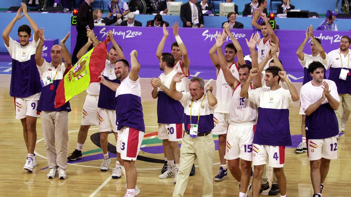 Ein besonders unfeiner Betrugsfall: Spaniens Basketballteam muss die bei den Paralympics 2000 in Sydney gewonnen Goldmedaillen zurückgeben, weil zehn der zwölf eingesetzten Spieler keinerlei Behinderungen haben