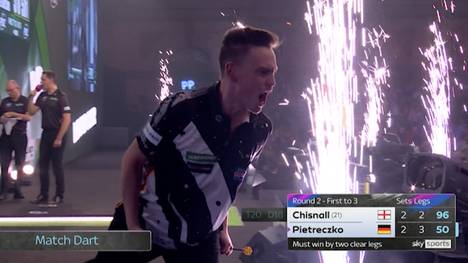 Ricardo Pietreczko gewinnt in der zweiten Runde der Darts-WM gegen Dave Chisnall - und das in einem wahren Krimi. 