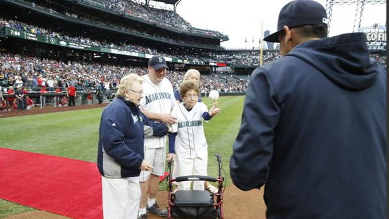 108-jährige Frau wirft ersten Pitch