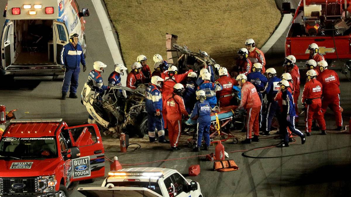 Das Auto ist nach dem Crash kaum noch als solches wiederzuerkennen