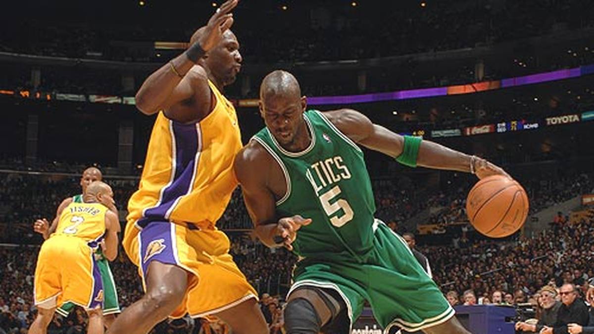 Es war das erste Finale seit 2000, in dem die beiden Top-Teams der Hauptrunde aus Ost und West auch im Endspiel stehen. Die "Big Three" Pierce, Ray Allen und Kevin Garnett (r.) gelten nach dem überraschenden Triumph der Celtics als die entscheidenden Akteure  