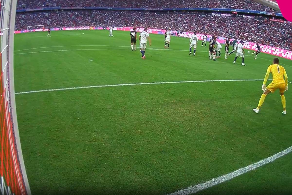 Der FC Bayern liefert ein Fußballfest. Gegen Tottenham laufen die Münchner beim Telekom Cup so richtig heiß. Allen voran die Nachwuchsabteilung der Münchner weiß dabei zu überzeugen. 