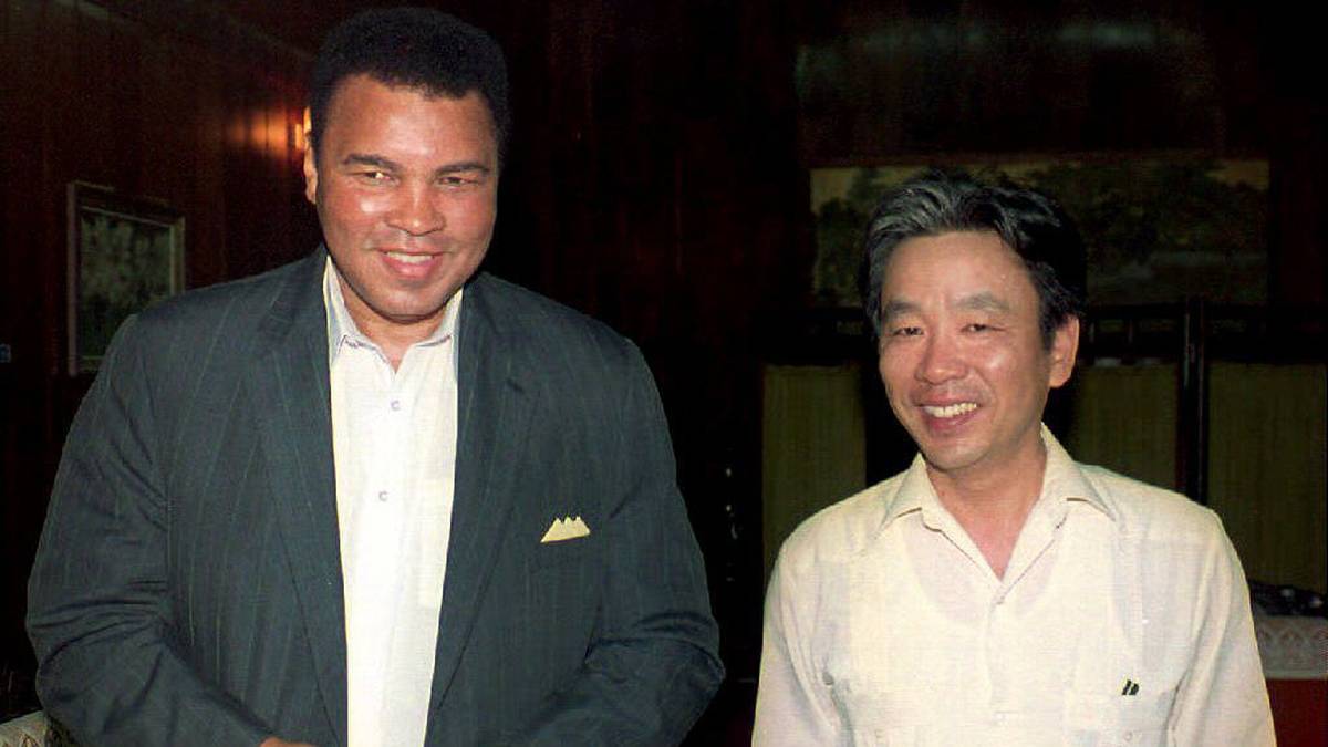 "To be a great champion you must believe you are the best. If you’re not, pretend you are." ("Um ein großer Champion zu sein, musst Du dran glauben, der Beste zu sein. Wenn Du es nicht bist, tue wenigstens so.")