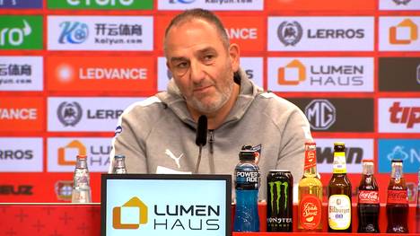 Frank Schmidt muss mit dem FC Heidenheim eine enorme Klatsche gegen Bayer Leverkusen einstecken. Der Trainer zeigt sich nach dem Spiel sichtlich enttäuscht. 