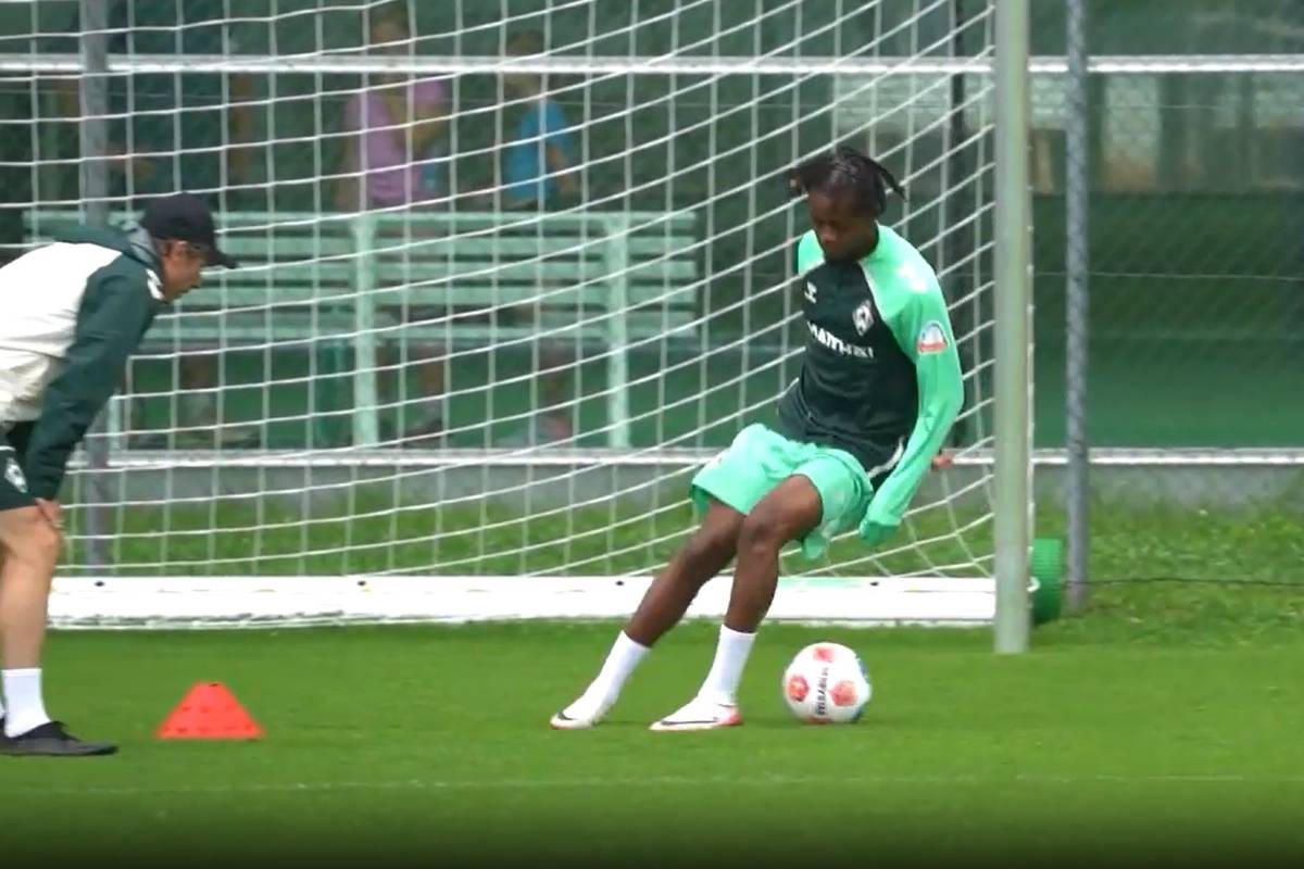 Am Donnerstag absolvierte Samuel Mbangula anteilig seine erste Werder-Trainingseinheit, anschließend sprach Sportchef Clemens Fritz über die Modalitäten des Transfers.