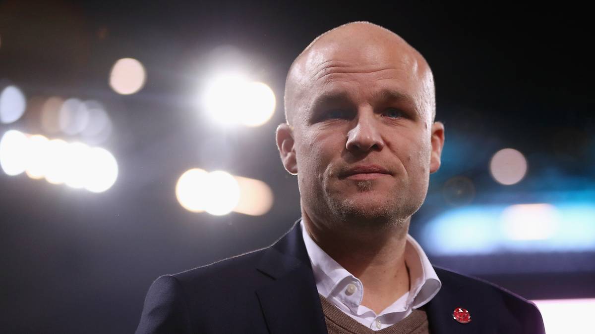 Mainz 05: Rouven Schröder. Vorstand Sport. Seit Mai 2016 (damals Sportdirektor), Vertrag bis 2020. Seit Juli 2017 hauptamtliches Vorstandsmitglied. Die Fußstapfen von Vorgänger Heidel waren groß. Seine erste Saison war vom Abstiegskampf geprägt. Der 41-Jährige traf die richtige Entscheidung und hielt bis zum Rundenende an Martin Schmidt fest, die Trennung vom Coach folgte nach der Rettung