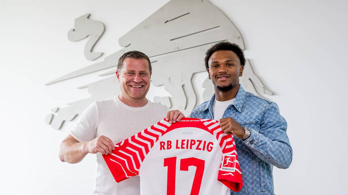 In seinen nur zehn Monaten als Leipzig-Boss liefert Eberl zumindest bei den Transfers ab. Im Sommer 2023 wechselt Openda für 35 Millionen Euro von PSG zu RB - und erfüllt seither mit seiner Schnelligkeit, Technik und Übersicht alle Erwartungen. Der aktuelle Marktwert des Belgiers: 55 Millionen.