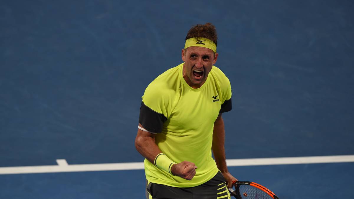 Er war die größte Sensation der Australian Open 2018: Tennys Sandgren (26) räumte in Melbourne einen Favoriten nach dem anderen aus dem Weg. Im Viertelfinale verabschiedete sich der Weltranglisten-96. gegen den zweiten großen Shootingstar des Turniers