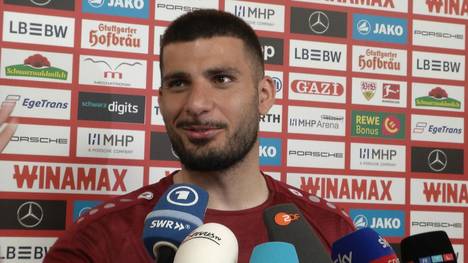 Deniz Undav musste die letzten Wochen viel Kritik an seiner eigenen Person einstecken. Nun erklärt er, wie er mit dieser Kritik umgeht. 