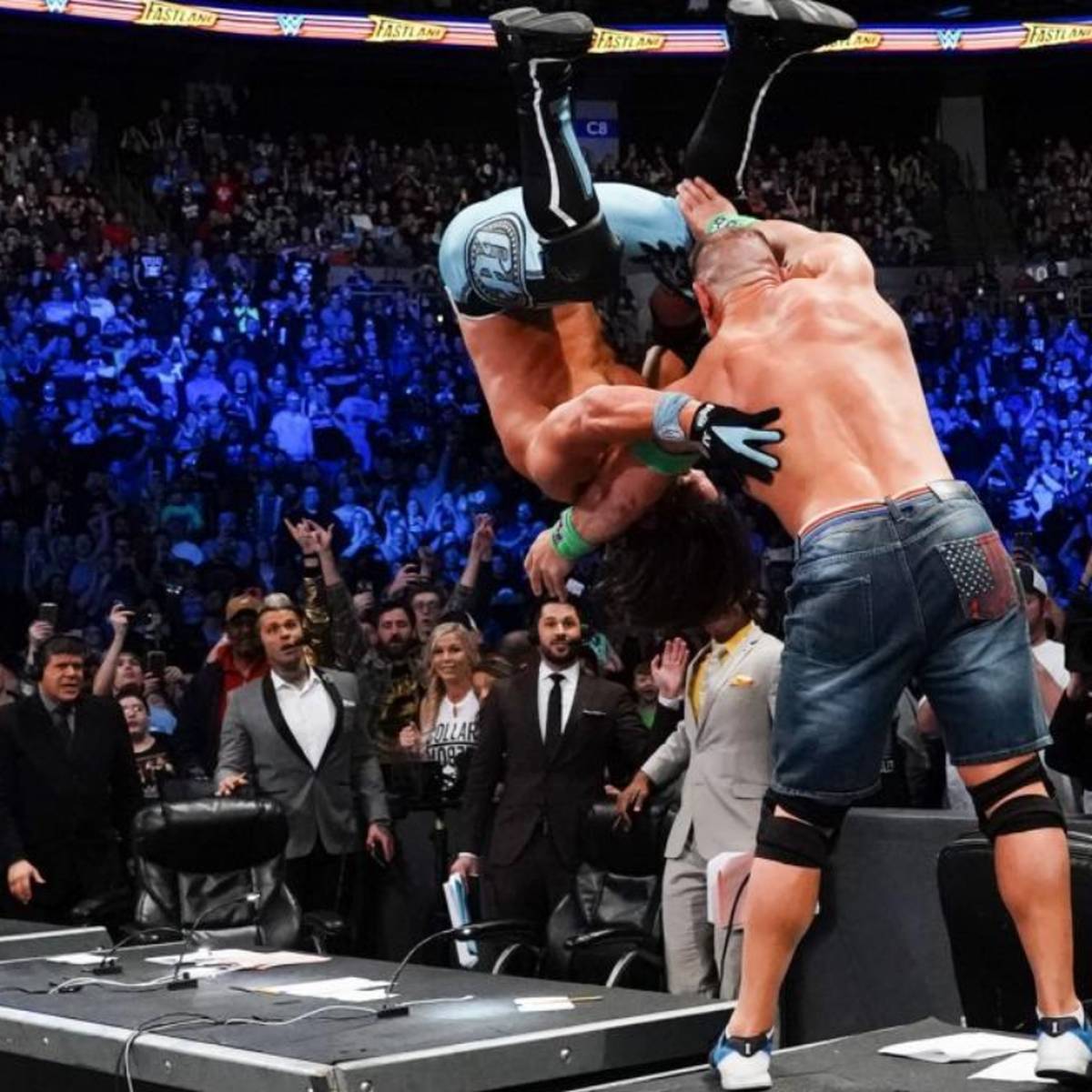 Wwe Fastlane Chaotisches Titelmatch Um Aj Styles Und John Cena