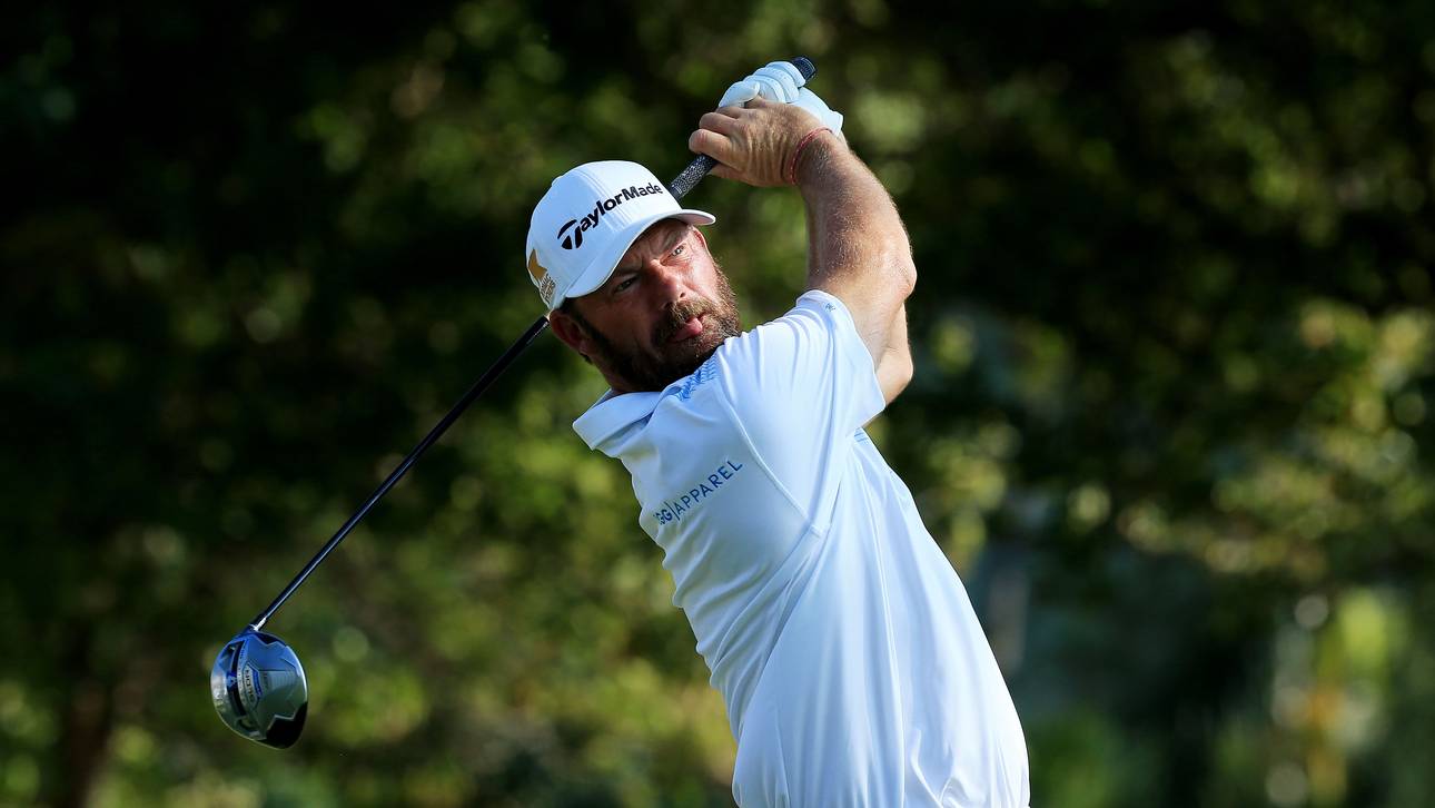 Cejka versenkt Ball mit einem Schlag