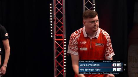 Niko Springer setzt in seinem ersten Spiel ein dickes Ausrufezeichen und nimmt Daryl Gurney aus dem Turnier. Auch Ricardo Pietreczko und Martin Schindler kommen souverän weiter.