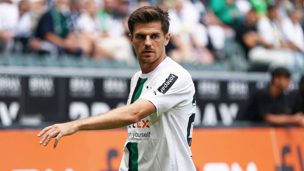 Jonas Hofmann hat seinen vertrag in Gladbach verlängert. Der Nationalspieler ist nach Alassane Pléa innerhalb einer Woche der zweite Borussia-Star, der sich längerfristig bindet.