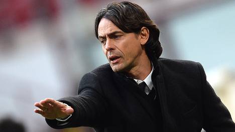Filippo Inzaghi gibt Anweisungen beim AC Mailand