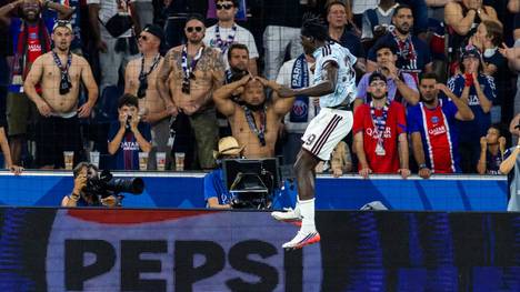 Brian Madjo sorgt mit seinen 17 Jahren für Furore im UEFA-Supercup. Nach dem Spiel gegen PSG, in dem er auch ein Tor erzielte, gibt es ordentlich Lob für den jungen Stürmer von Aston Villa. 