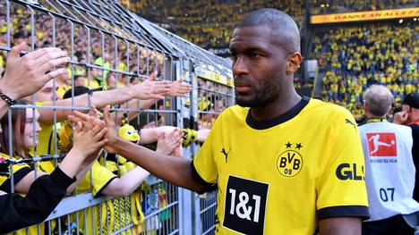 Nach dem Titel-Drama und BVB-Aus meldet sich Anthony Modeste zu Wort. Der Angreifer denkt offenbar trotz einer durchwachsenen Saison nicht an sein Karriereende. 