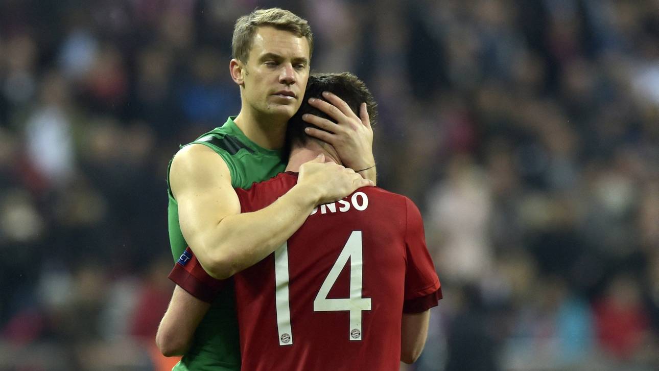 Vor Spitzenspiel: Neuer lobt Alonso