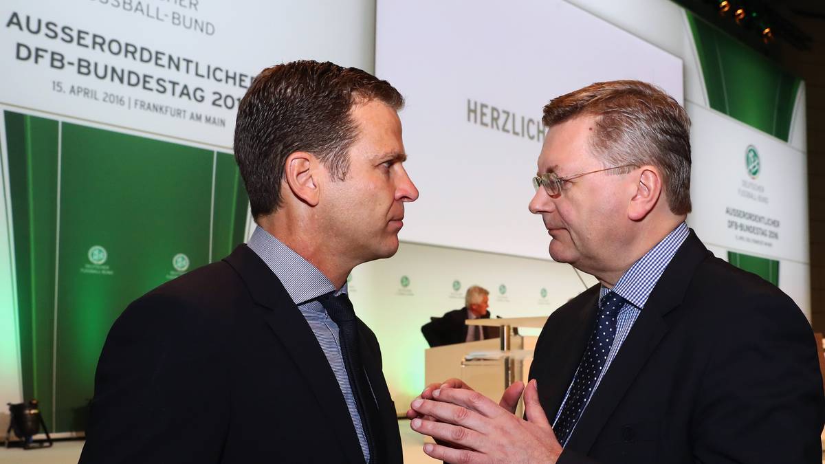 Nach der WM ist durch Bierhoff und Grindel aber vor allem der Fall Özil ins Schweinwerferlicht gerückt. Grindels Ultimatum, der drohende Rauswurf (oder Rücktritt) dürfte die Mannschaft noch tiefer spalten