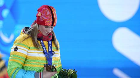OLY-2014-LUGE-WOMEN-MEDALS