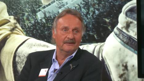 Die Bayern legen einen Sensationsstart hin und schießen Tore wie am Fließband. Peter Neururer sieht keine wirkliche Konkurrenz für die Münchener. 