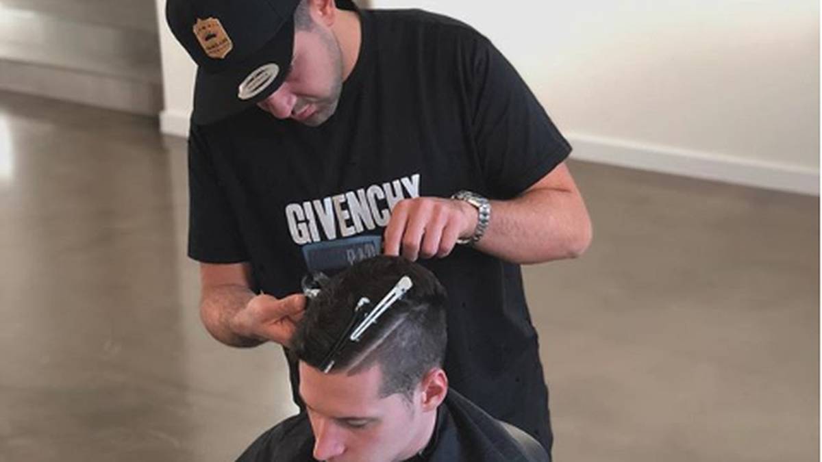 Viel Wert legt der PSG-Star auch auf seine Frisur. Regelmäßig lässt er sich bei Mustafa Mostafa, dem Friseur der Nationalmannschaft, die Haare schneiden...