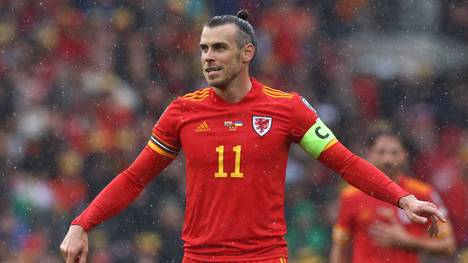 Sinneswandel bei Gareth Bale! Durch den 1:0- Sieg gegen die Ukraine, durch den Wales seit 64 Jahren wieder einmal für eine WM qualifiziert ist, scheinen sich Bales Zukunftspläne nun geändert zu haben. 