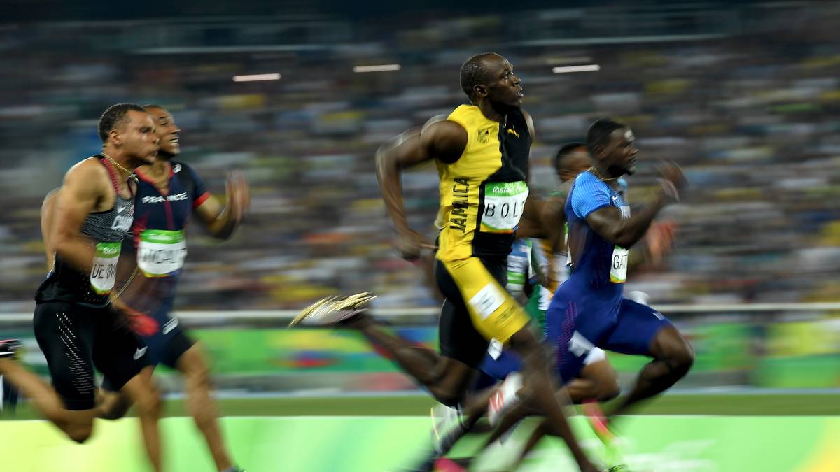 ...doch Bolt schiebt sich Meter für Meter heran...