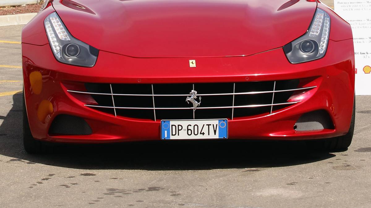 Wenn es der "Iceman" einmal eilig hat, holt er den Ferrari FF aus der Garage