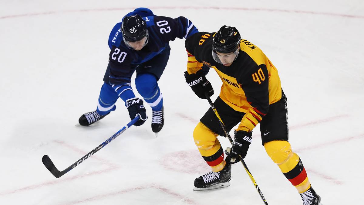 BJÖRN KRUPP (Grizzlys Wolfsburg): Der Sohn von Ex-Bundestrainer Uwe Krupp ist in den USA geboren und spielt in der Jugend bei der U17-WM 2008 im Trikot der Amerikaner. Seit 2015 fester Bestandteil der DEB-Auswahl