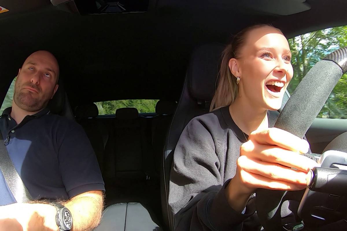 Chris und Laura testen den AMG EQE 53. Und der Elektrotraum Elegend EL1 beweist, dass Elektro und Retro möglich sind. Außerdem haben wir den Aiways U5 unter die Lupe genommen. Wie sieht die Zukunft der Elektromobilität aus? Das zeigen uns die Audi Sphere Modelle.  