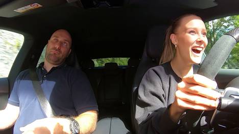 Chris und Laura testen den AMG EQE 53. Und der Elektrotraum Elegend EL1 beweist, dass Elektro und Retro möglich sind. Außerdem haben wir den Aiways U5 unter die Lupe genommen. Wie sieht die Zukunft der Elektromobilität aus? Das zeigen uns die Audi Sphere Modelle.  