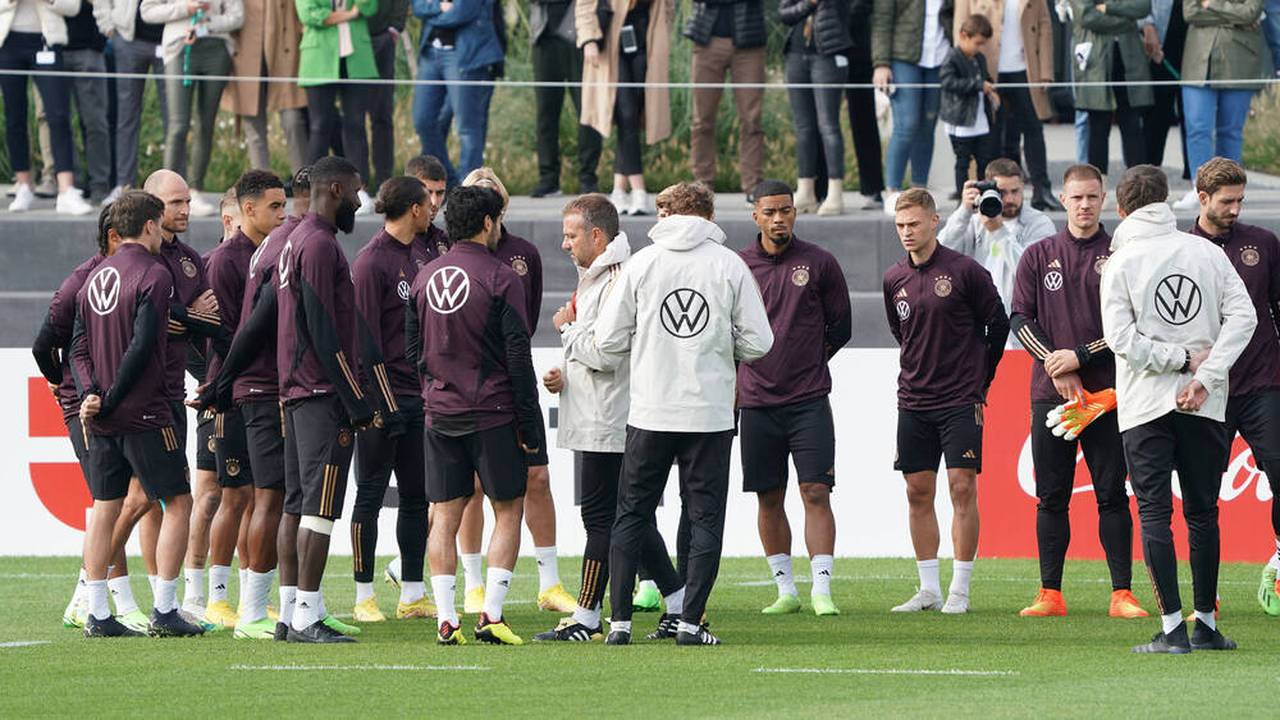 2 nach 10: Hansi Flick könnte den Bayern-Spielern aus Bundesliga-Krise helfen