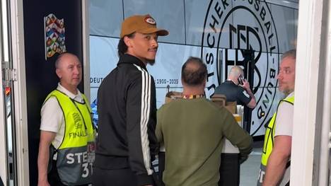 Die Zukunft von Leroy Sané beim FC Bayern ist weiterhin offen. Nach dem Nations-League-Aus der deutschen Mannschaft gegen Portugal gibt der Flügelstürmer in der Allianz Arena weiter Rätsel auf.