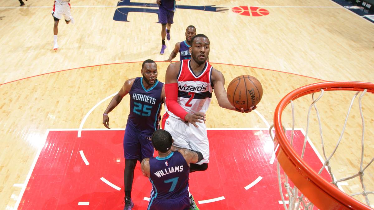 Zum Glück gibt es aus Sicht der Gastgeber noch John Wall. In der zweiten Verlängerung dreht der Point Guard noch einmal auf und stellt das dramatische 110:107 sicher