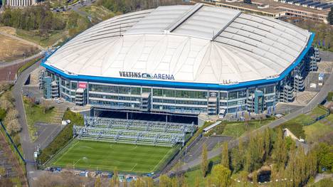 Die Vetins-Arena mit herausgefahrenem Spielfeld von oben - bei der EM 2024 wird sie als Arena AufSchalke geführt