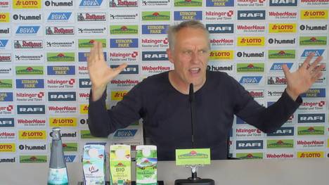 Aufgrund der Corona-Pandemie dürfen die Bundesliga-Spiele nur unter Ausschluss der Öffentlichkeit stattfinden. SC Freiburgs Christian Streich erklärt, wie sehr er die Fans im Stadion vermisst.
