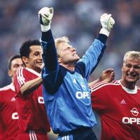 Der FC Bayern gewinnt am 23. Mai 2001 die Champions League. Oliver Kahn wird zum Helden und zeigt sich als großer Sportsmann.