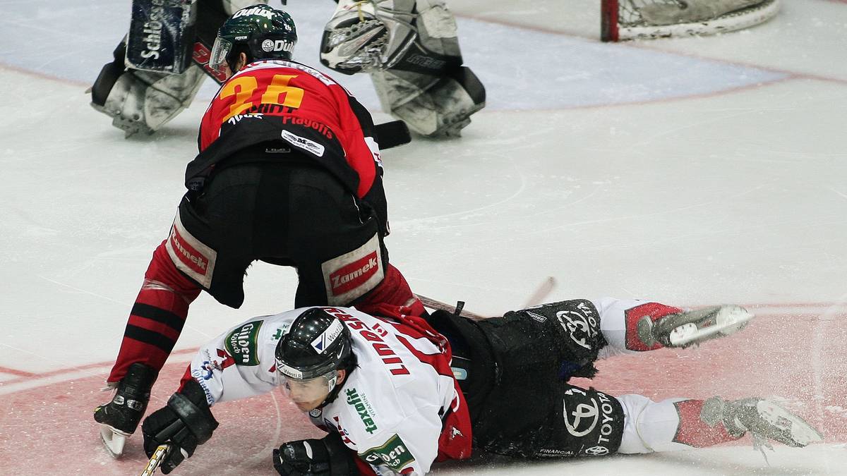 6. April 2006, Köln-DEG 4:5 n.V.: Vieles hatte sich geändert: Die Eishockey-Bundesliga hieß inzwischen Deutsche Eishockey Liga (DEL), der Kölner EC hieß seit 1994 Kölner Haie. Für die Kultstätte des deutschen Eishockeys in Düsseldorf waren die letzten Stunden angebrochen. Standesgemäß verabschiedete sich das Eisstadion an der Brehmstraße mit einem denkwürdigen Playoff-Halbfinale