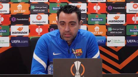 Der FC Barcelona muss in der Europa League gegen Neapel ran. Trainer Xavi wurde vor der Partie nach PSG-Star Kylian Mbappé befragt und war darüber überhaupt nicht glücklich.
