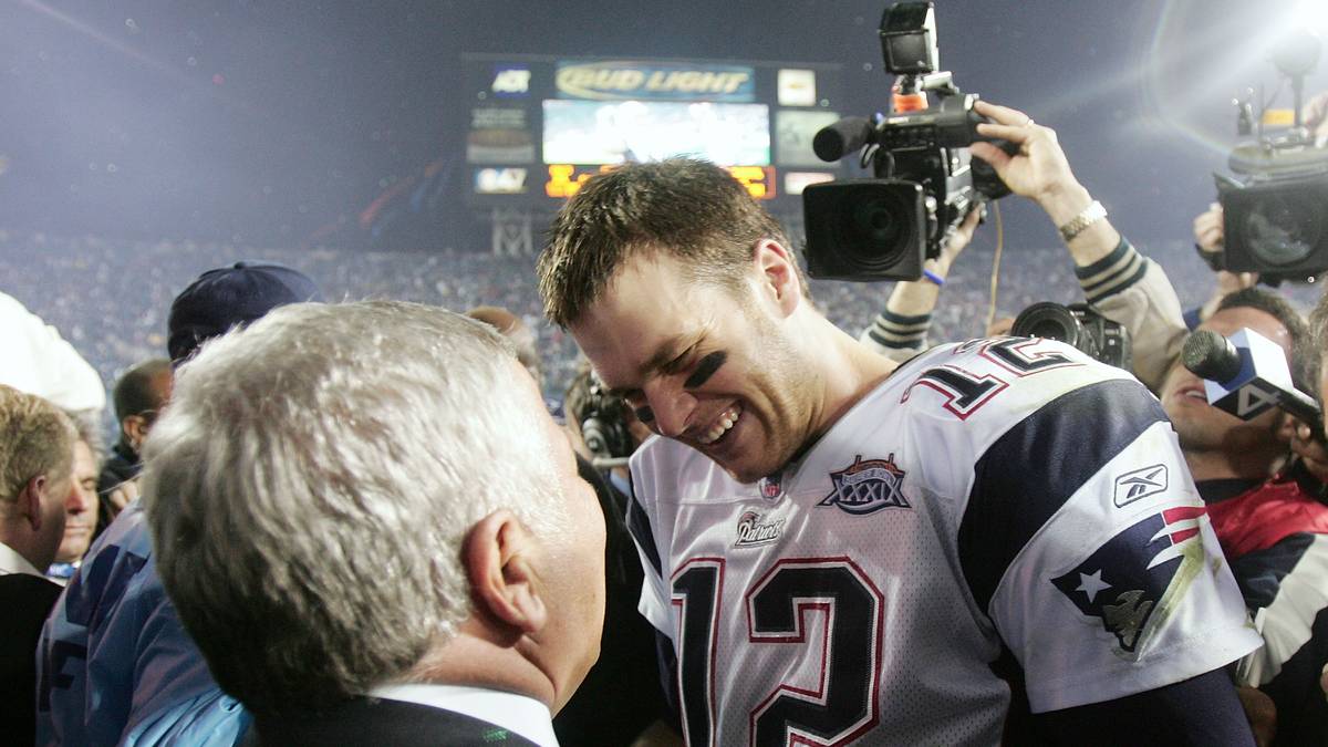 Seinen Status als NFL-Legende zementiert Brady schon früh. In der Saison 2004/2005 führt er New England erneut in den Super Bowl. Das Spiel gegen die Eagles gewinnen die Patriots mit drei Punkten Vorsprung, in den letzten Sekunden zwingen sie Philly zu einer Interception und zementieren ihren Sieg. Titel Nummer drei für Brady
